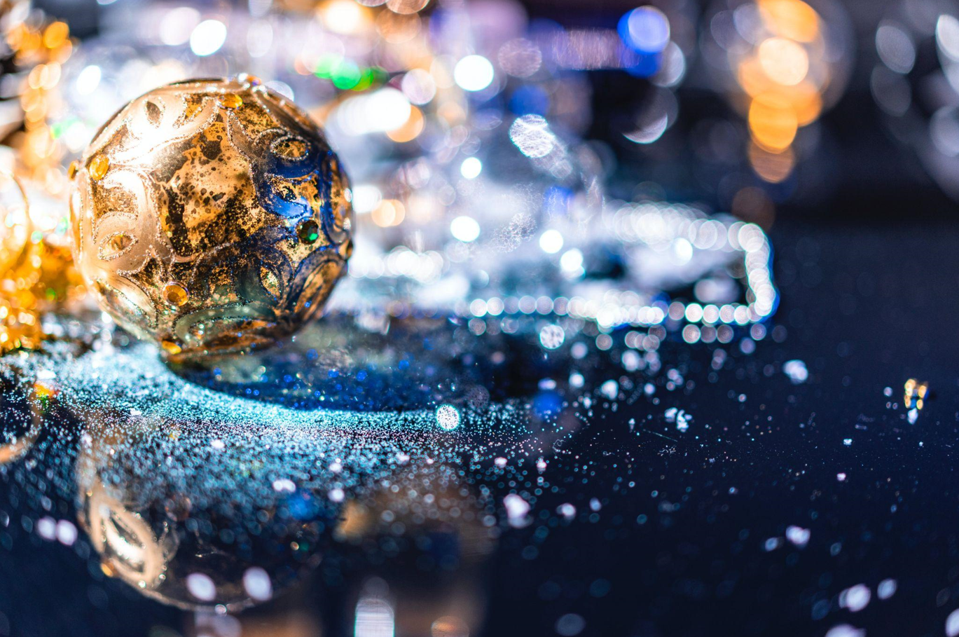 Flocked Christmas Trees: Perfect for Holidays